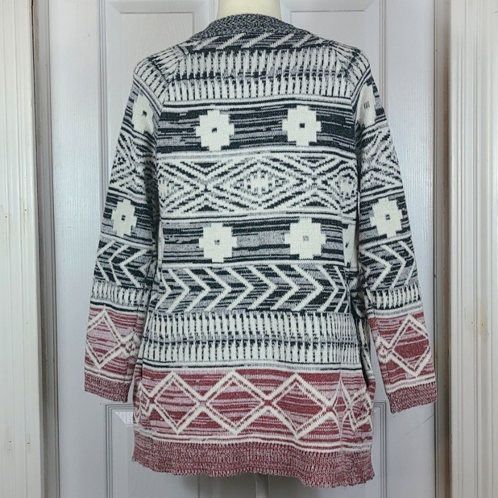 Charlotte Russe Button Up Cardigan - Picture 5 of 10